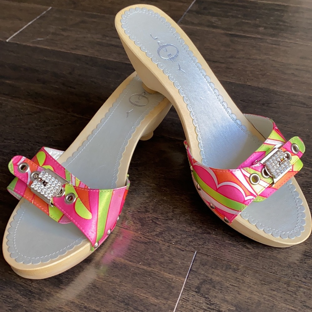 Shoes - Picture 3 of 5